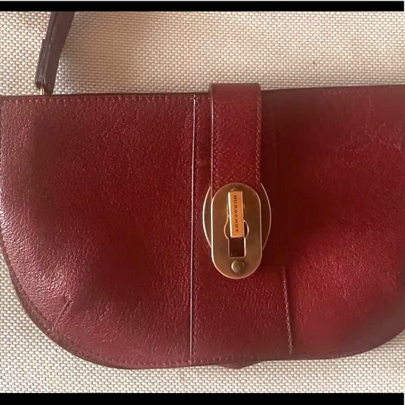 Burberry red clutch bag with metal chain - Picture 5 of 6